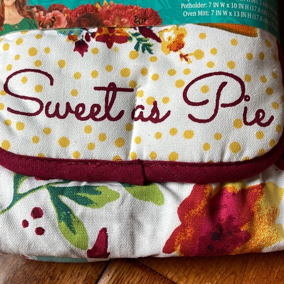 The Pioneer Woman Kitchen The Pioneer Woman Willow Kitchen Apron